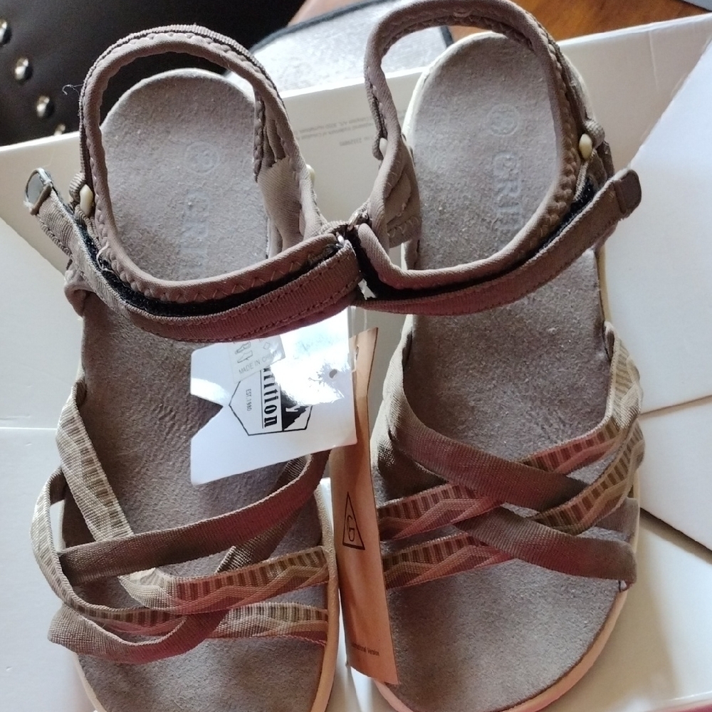 Elegant Tan Sandals for Women